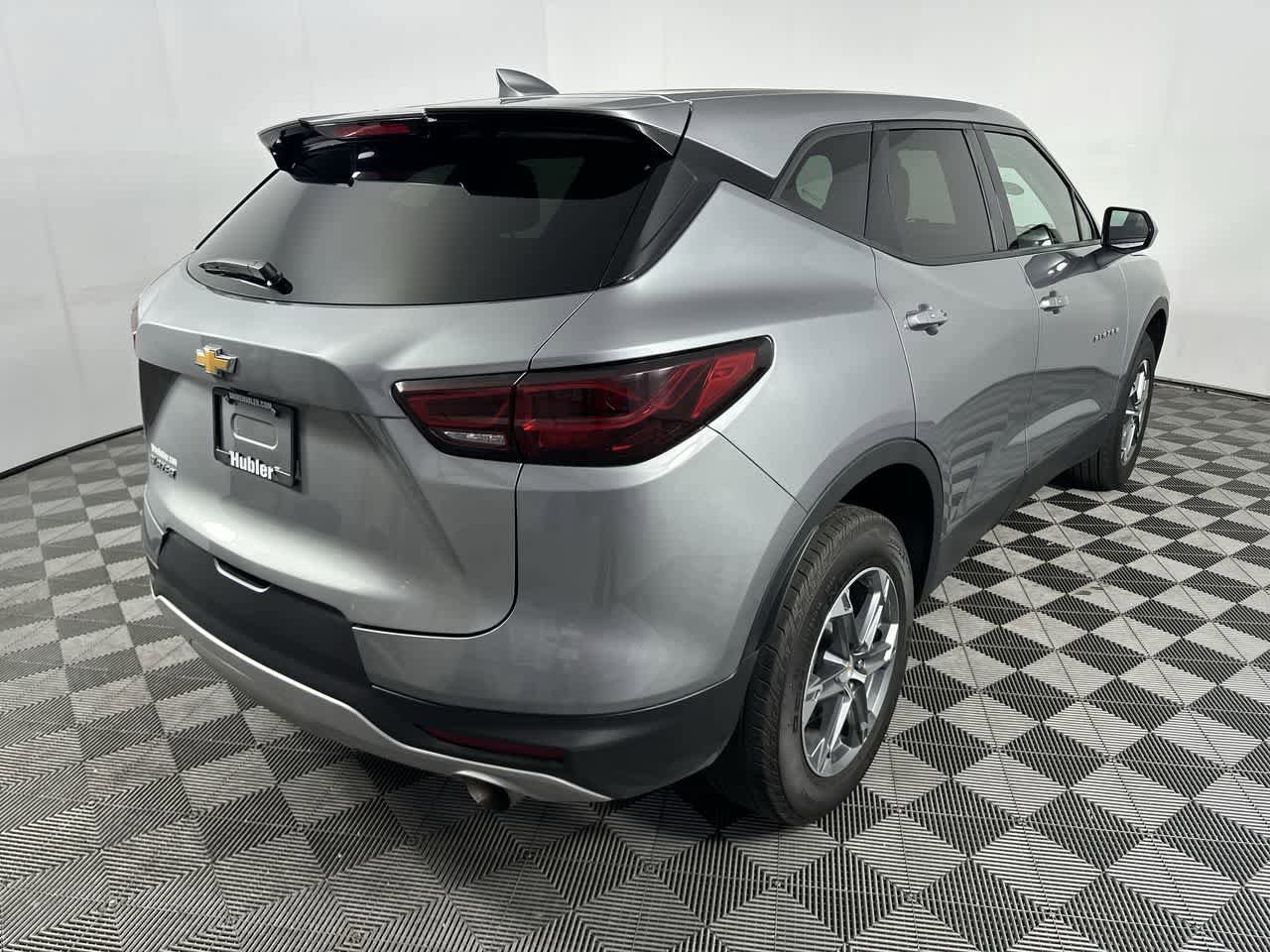 Used 2025 Chevrolet Blazer LT FWD image 8