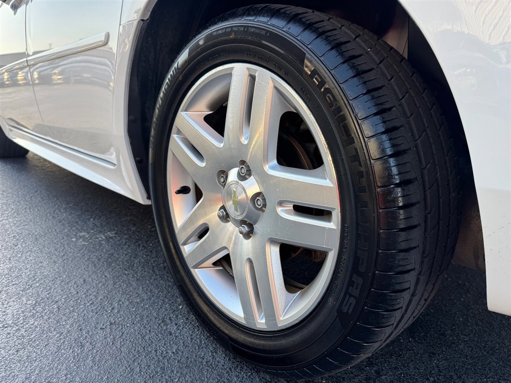 Used 2013 Chevrolet Impala LT w/ LT Sunroof Package image 9