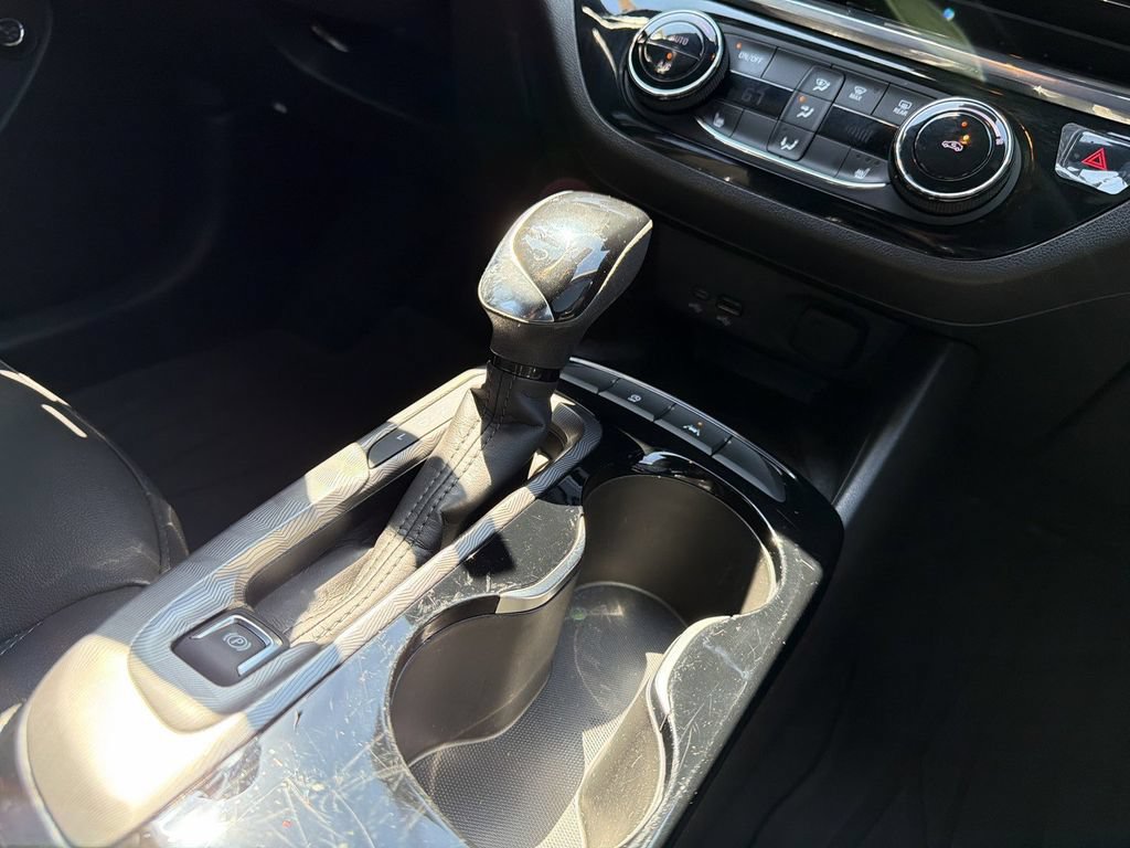 Used 2024 Buick Envista Sport Touring w/ Convenience I Package FWD image 20