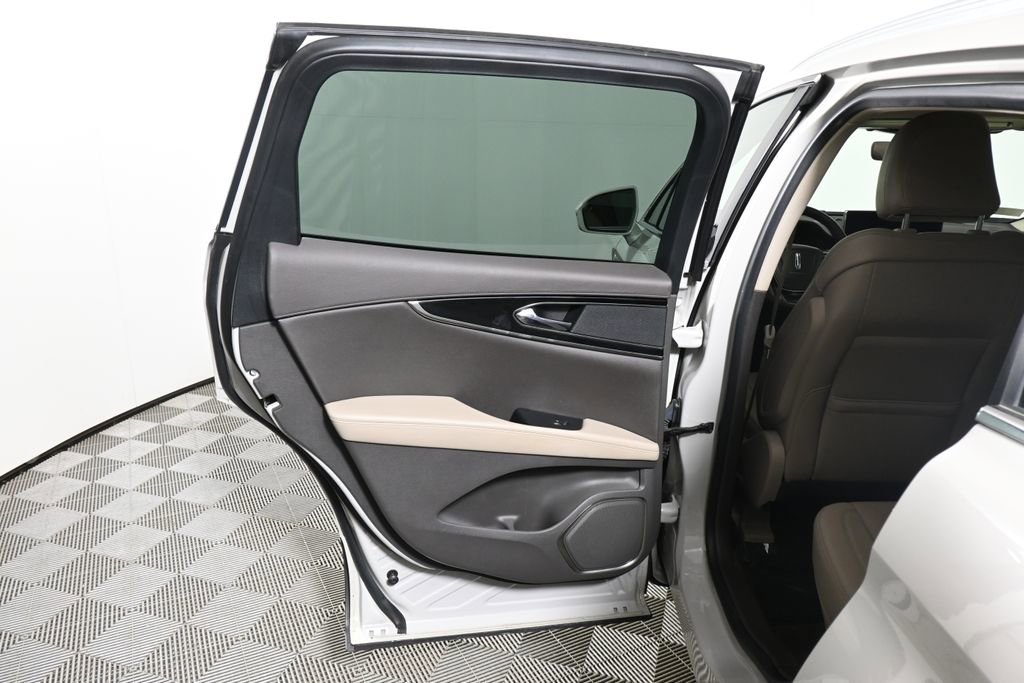 Used 2023 Lincoln Nautilus Reserve image 30