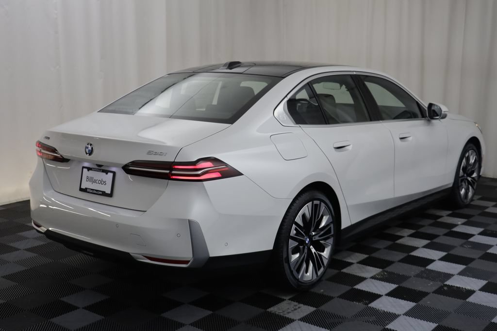 New 2026 BMW 530i xDrive w/ Executive Package AWD/4WD image 18