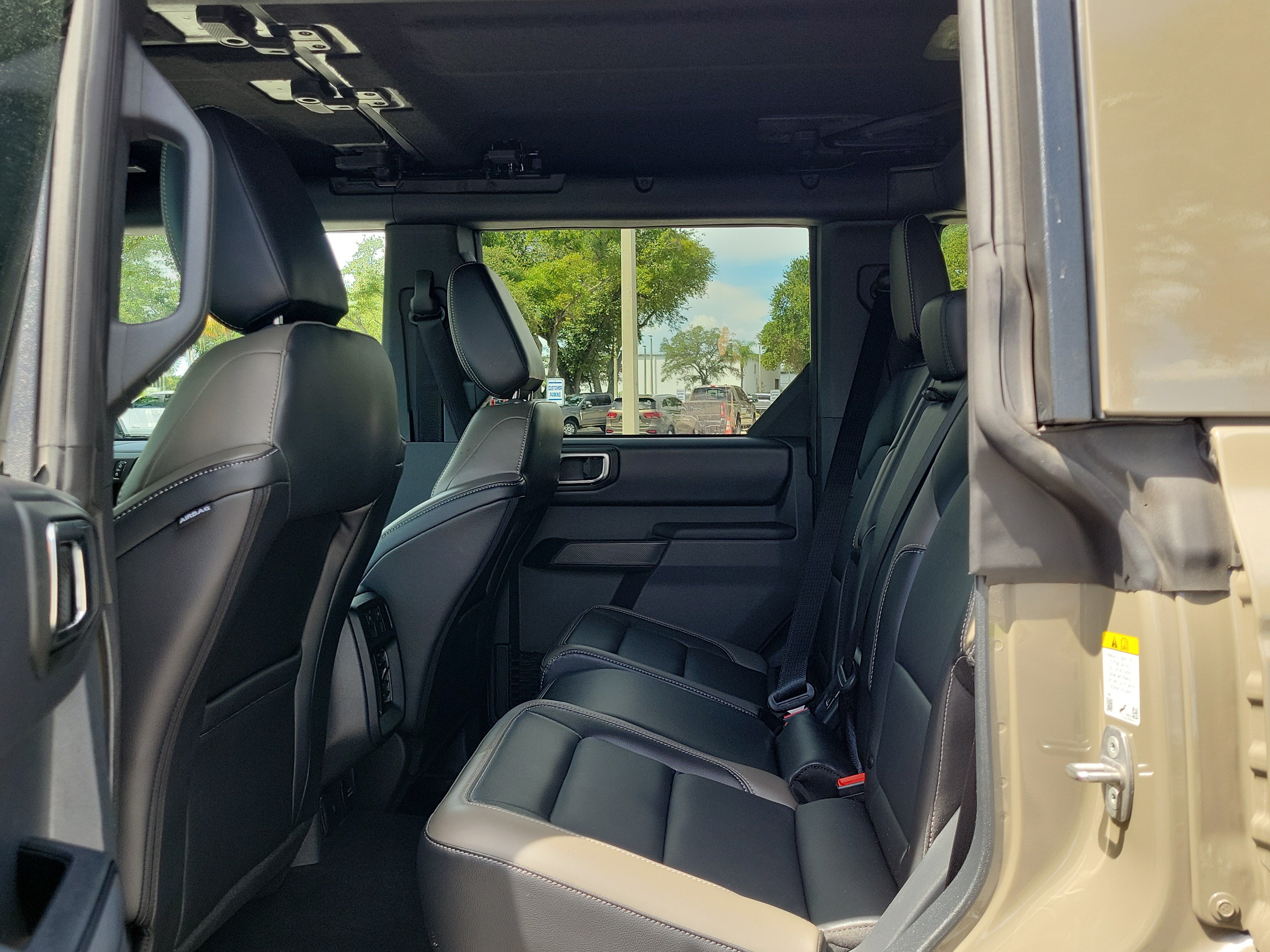Certified 2025 Ford Bronco Outer Banks AWD/4WD image 11