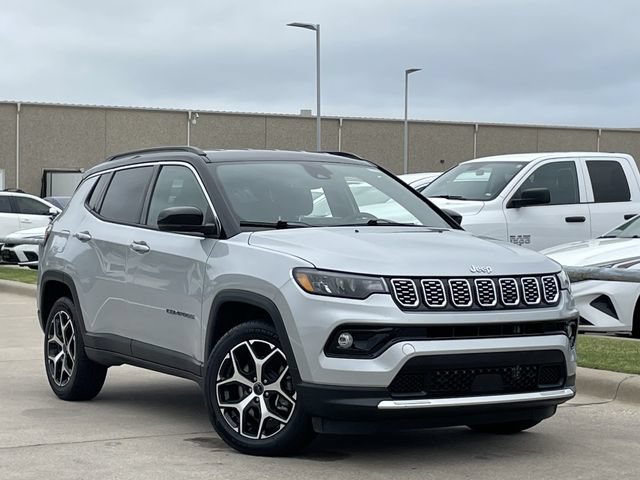 Used 2025 Jeep Compass Limited AWD/4WD image 2