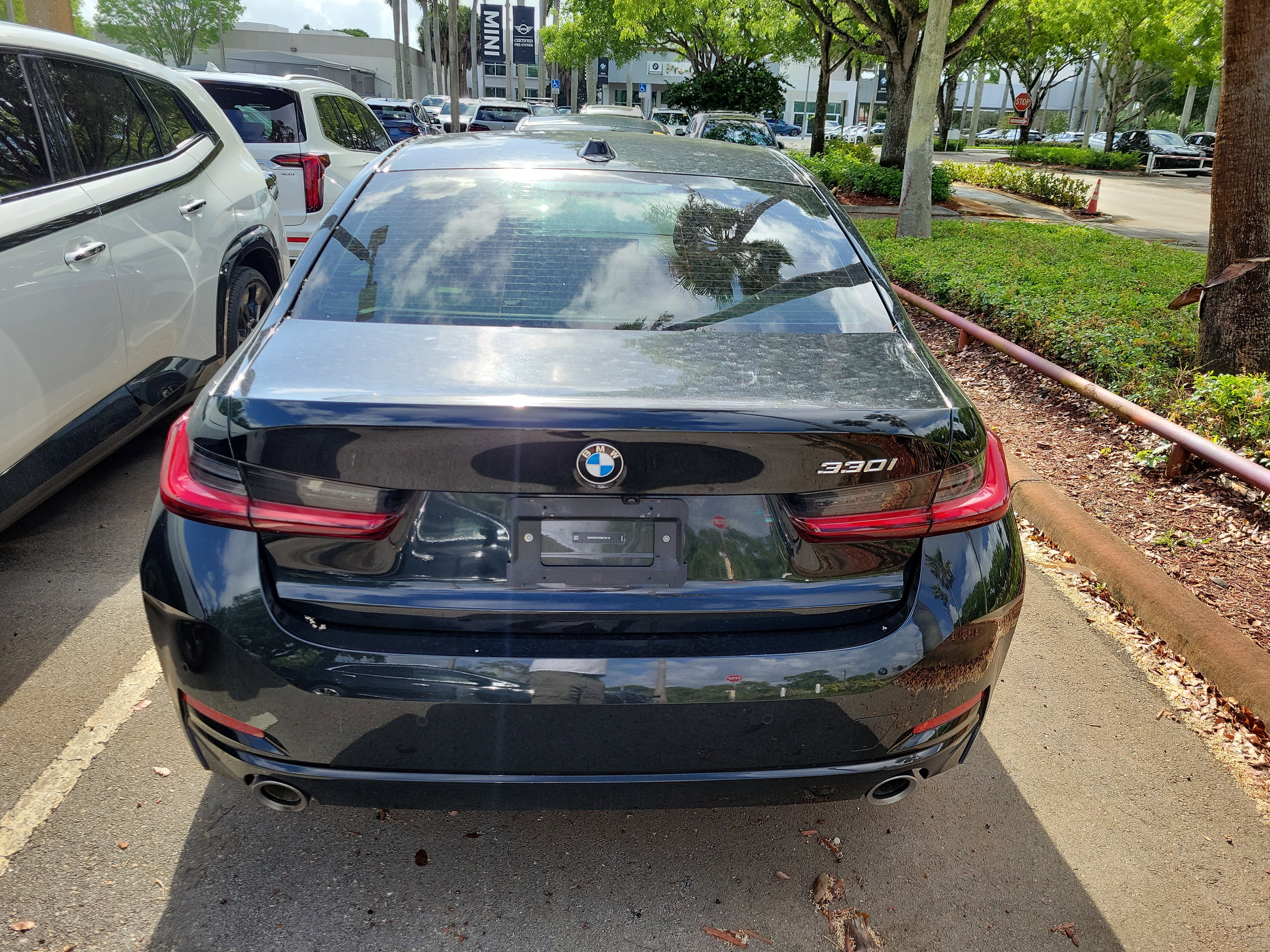 Used 2024 BMW 330i Sedan w/ Convenience Package RWD image 3