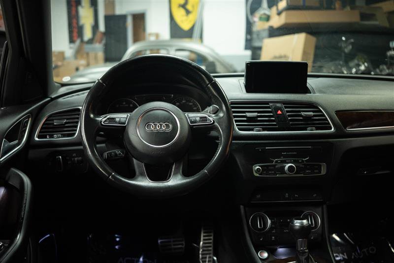 Used 2018 Audi Q3 2.0T Premium Plus w/ Premium Plus Package FWD image 18