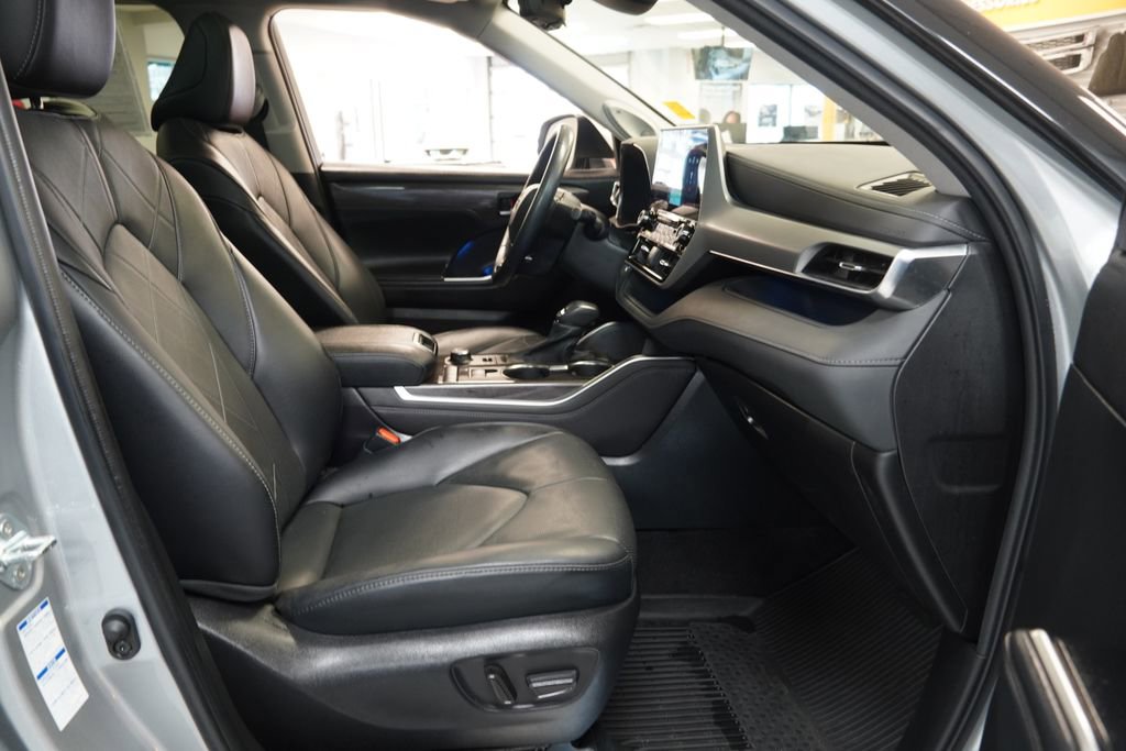 Used 2022 Toyota Highlander Platinum image 37