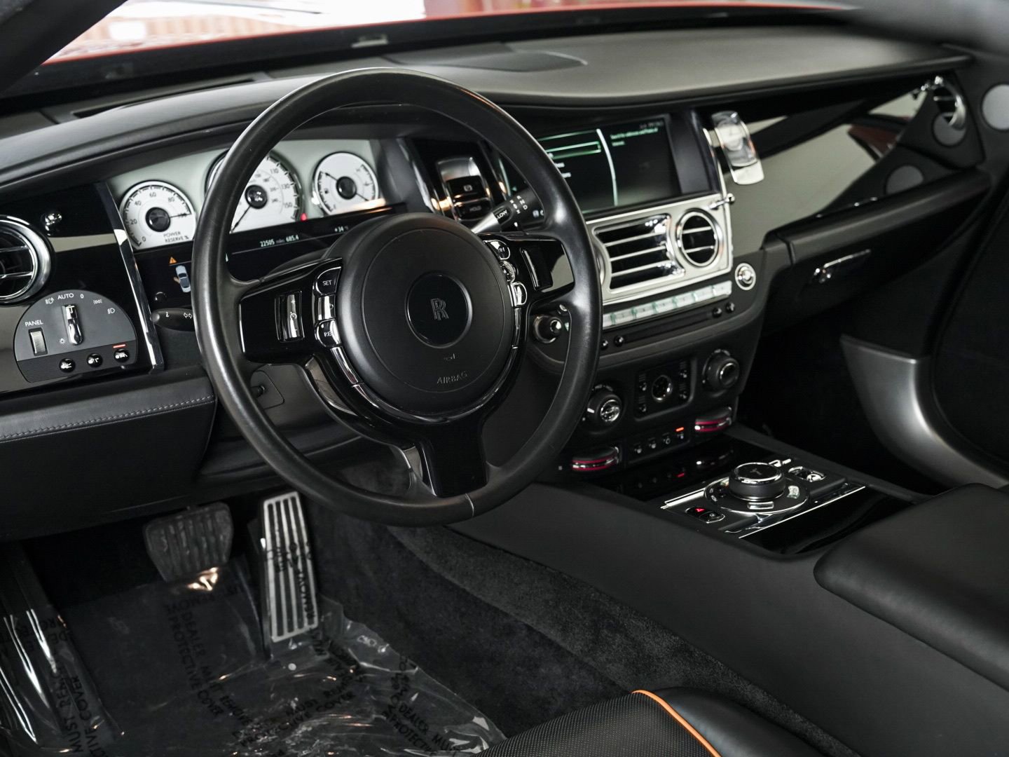 Used 2020 Rolls-Royce Dawn image 26