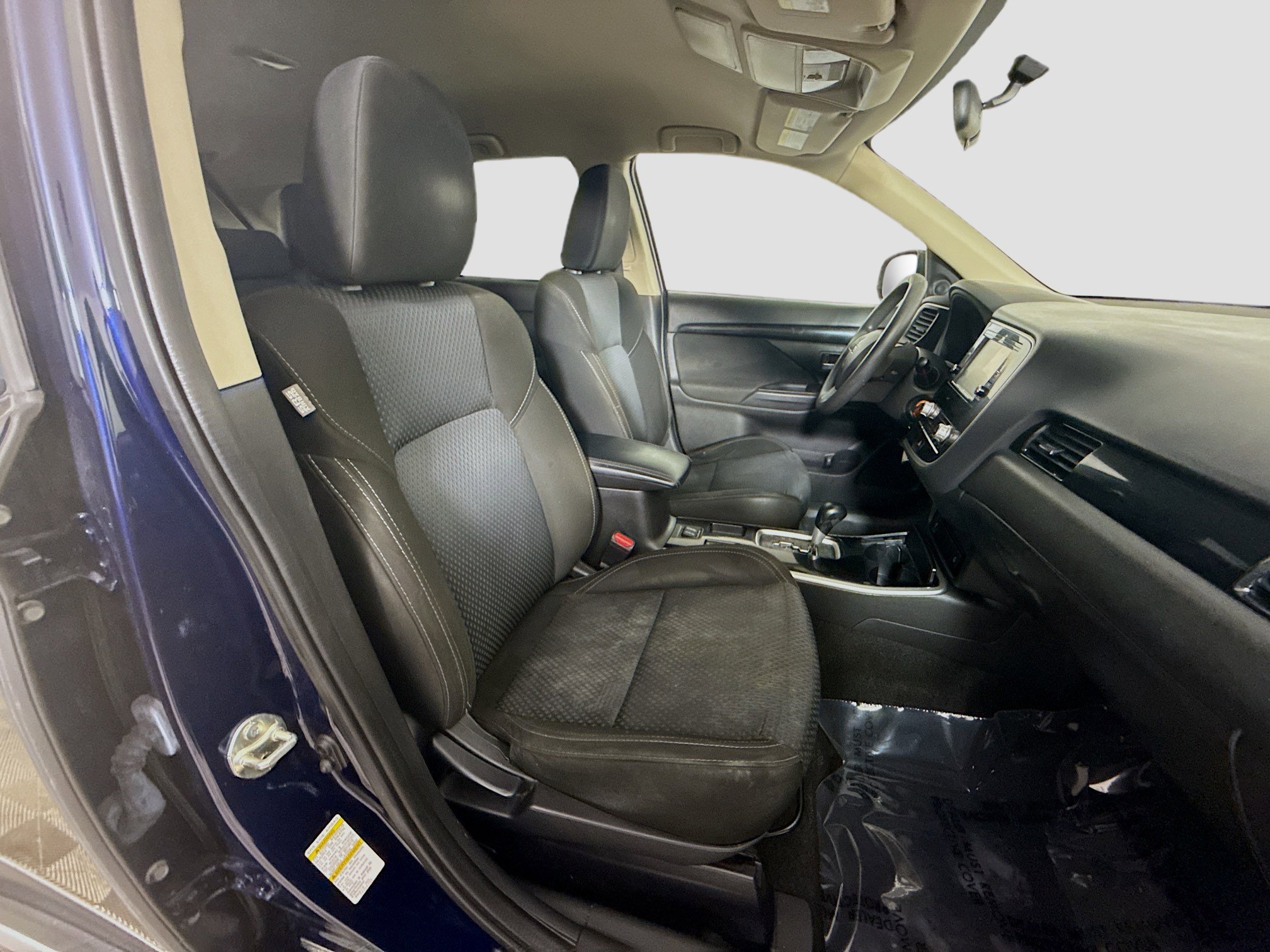 Used 2020 Mitsubishi Outlander ES FWD image 28