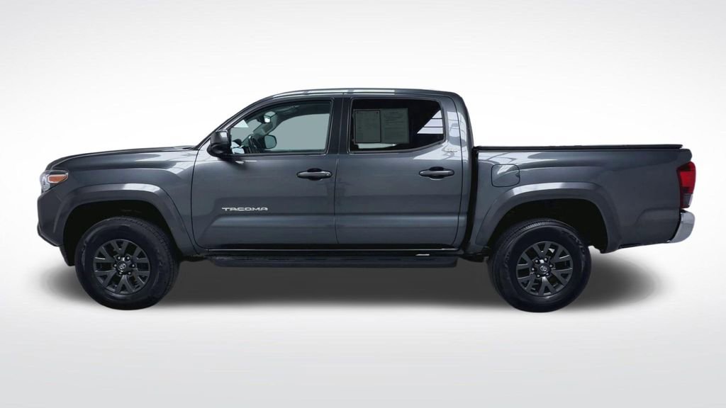 Certified 2023 Toyota Tacoma SR5 AWD/4WD image 5