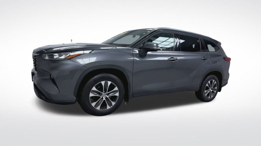 Used 2020 Toyota Highlander XLE image 21