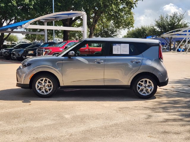 Used 2025 Kia Soul LX w/ LX Technology Package FWD image 12