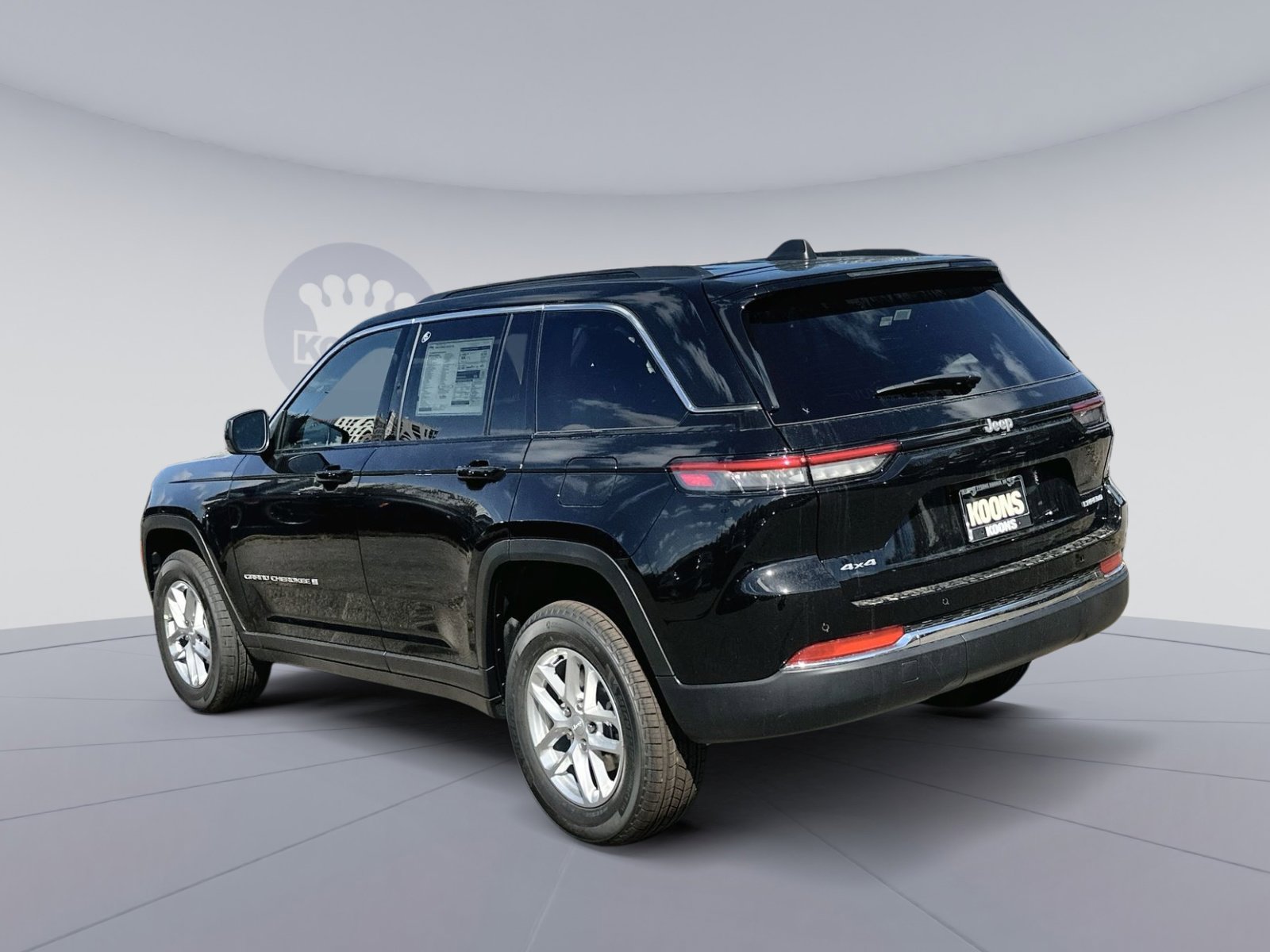 New 2025 Jeep Grand Cherokee Laredo X w/ Luxury Tech Group I image 4