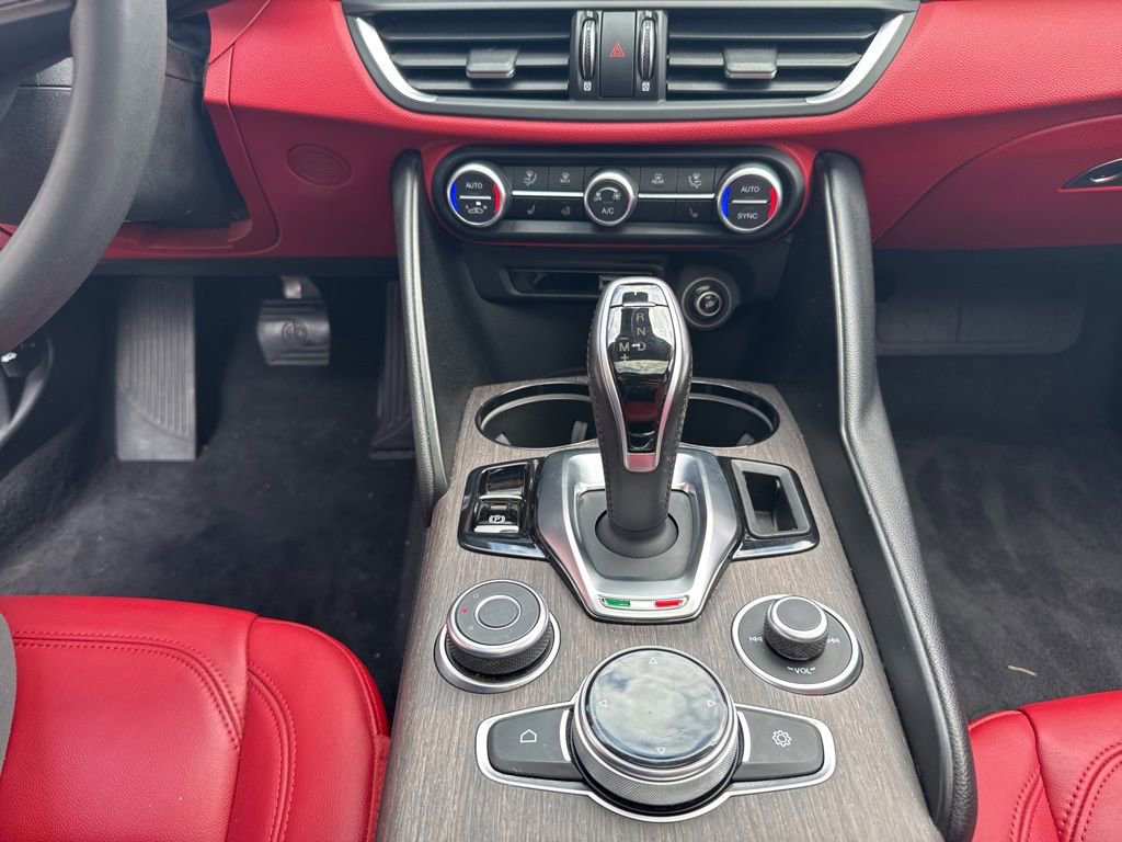 Used 2021 Alfa Romeo Giulia Ti AWD/4WD image 44
