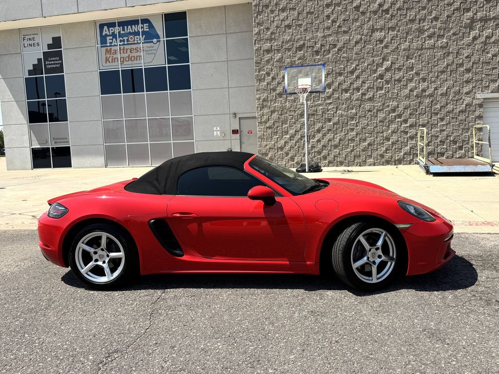Used 2018 Porsche 718 Boxster RWD image 5