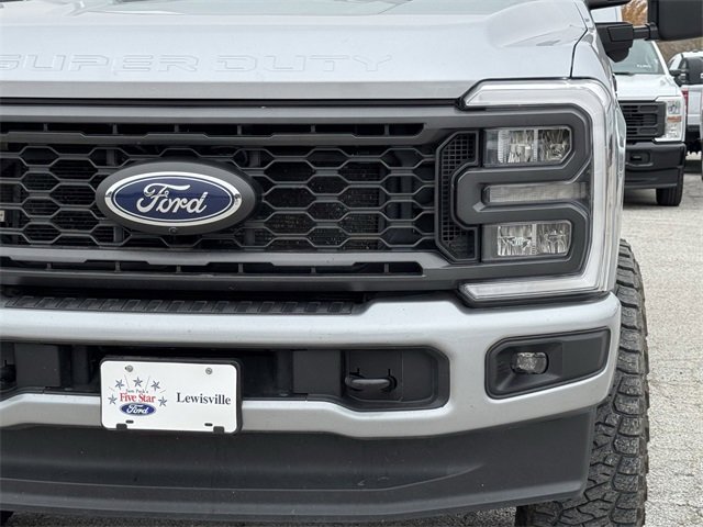 Used 2023 Ford F250 Lariat w/ Sport Appearance Package image 9