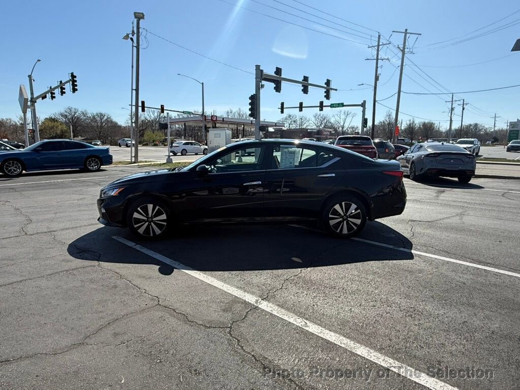 Used 2022 Nissan Altima 2.5 SV image 8