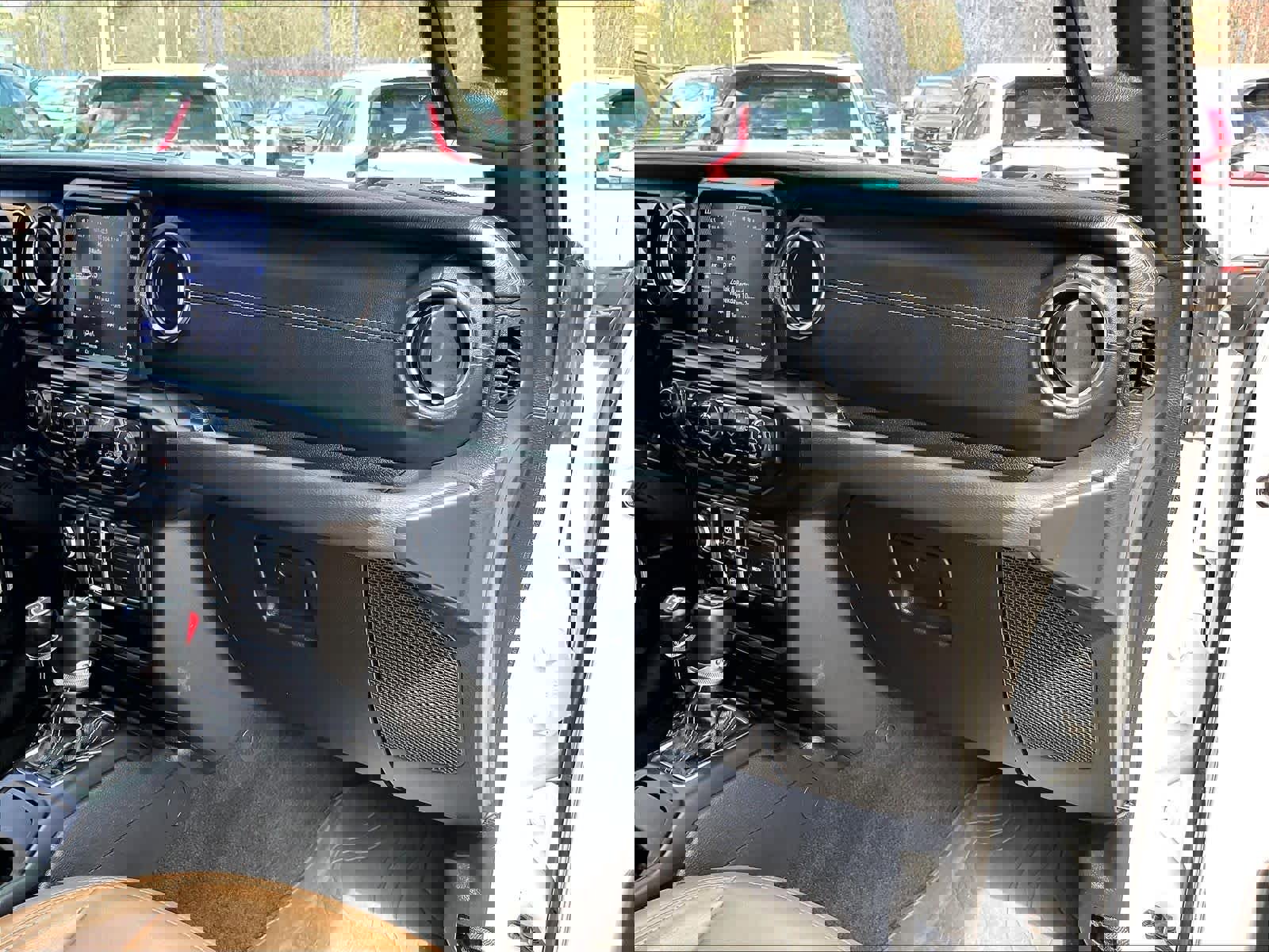 Used 2023 Jeep Wrangler Sahara w/ Cold Weather Group image 13