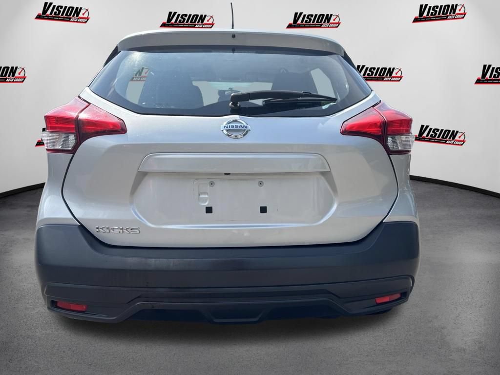 Used 2018 Nissan Kicks S FWD image 6