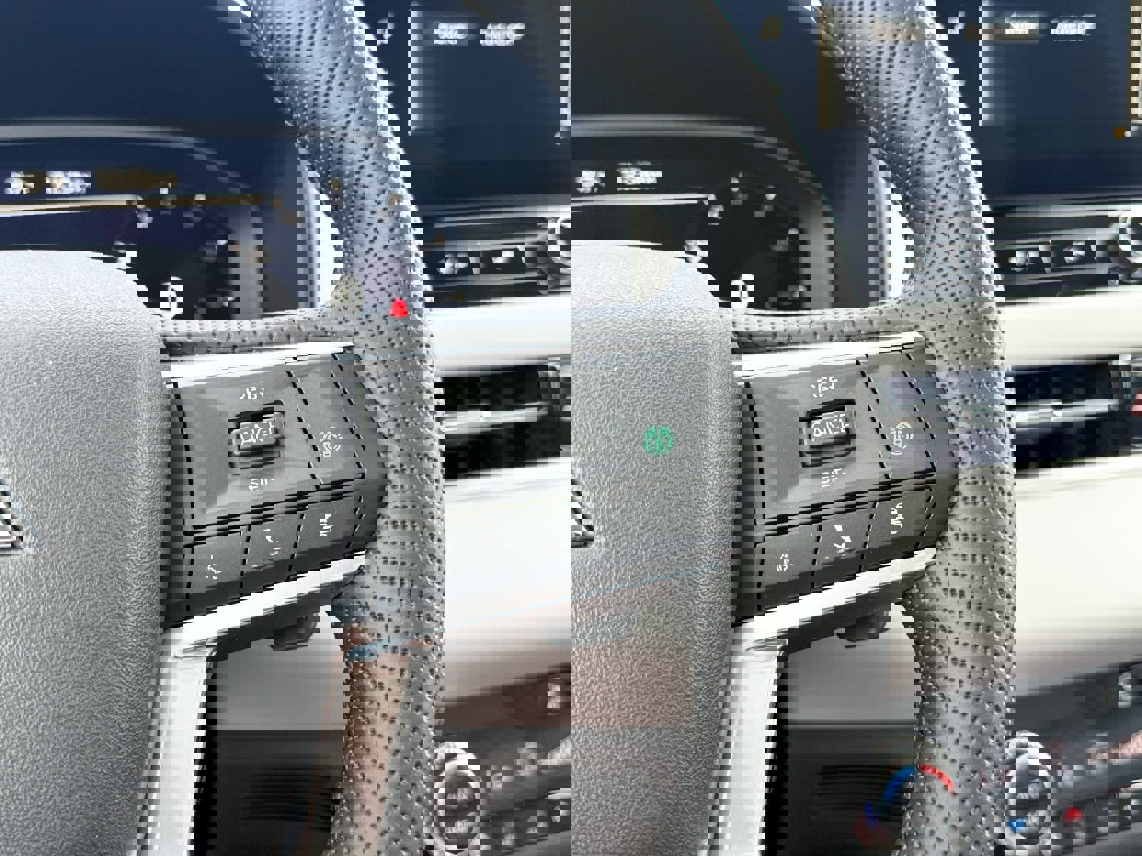 New 2025 Mitsubishi Outlander AWD image 46