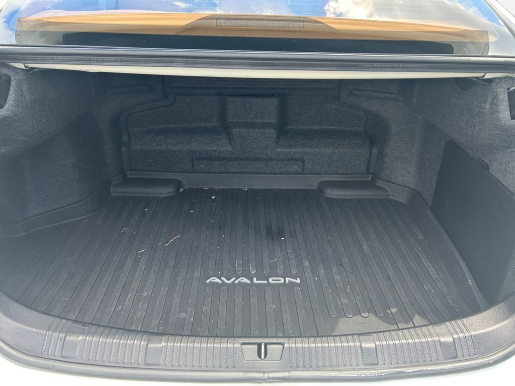 Used 2018 Toyota Avalon XLE Premium w/ Carpet Mat Package FWD image 27