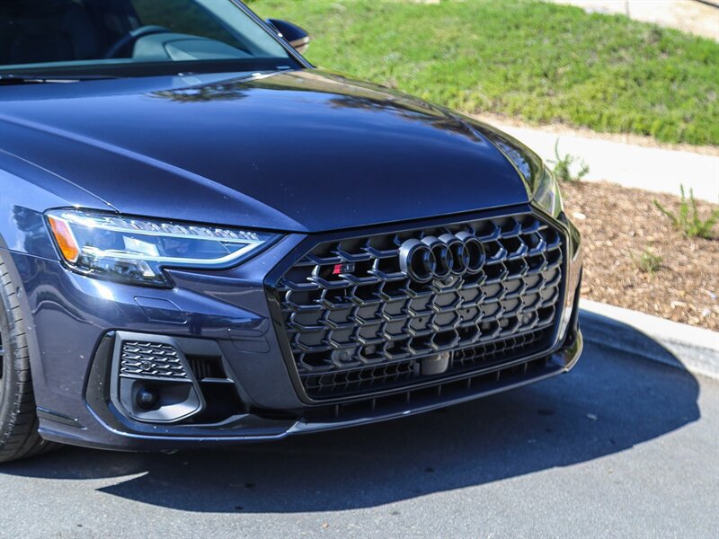 Used 2024 Audi S8 AWD/4WD image 10