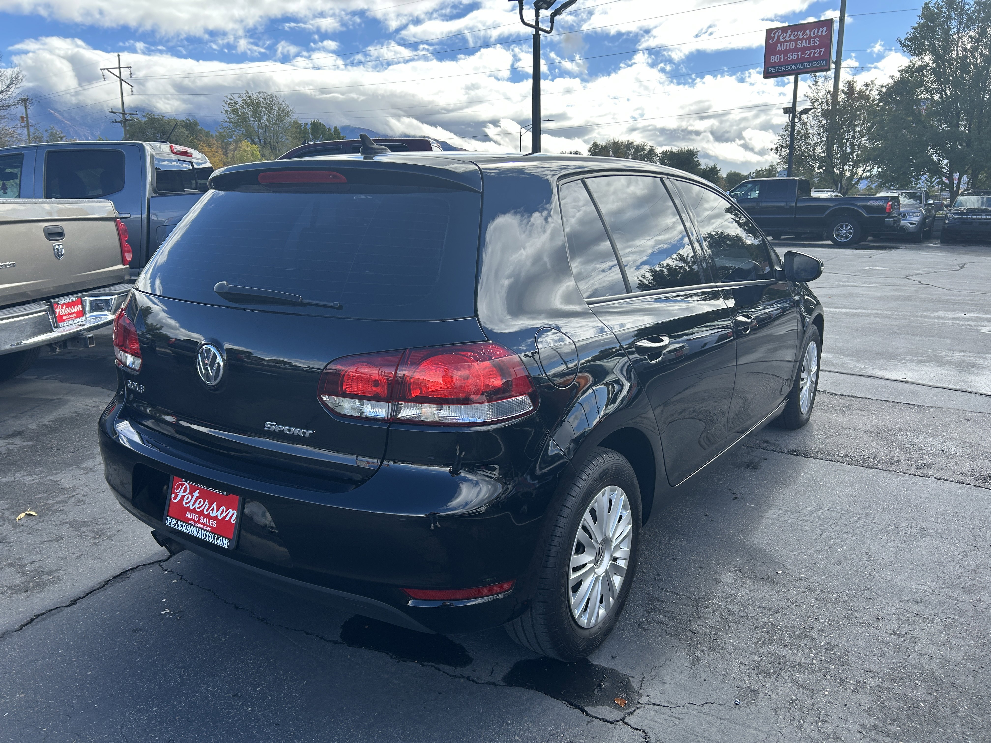 Used 2012 Volkswagen Golf w/ Convenience Package image 4