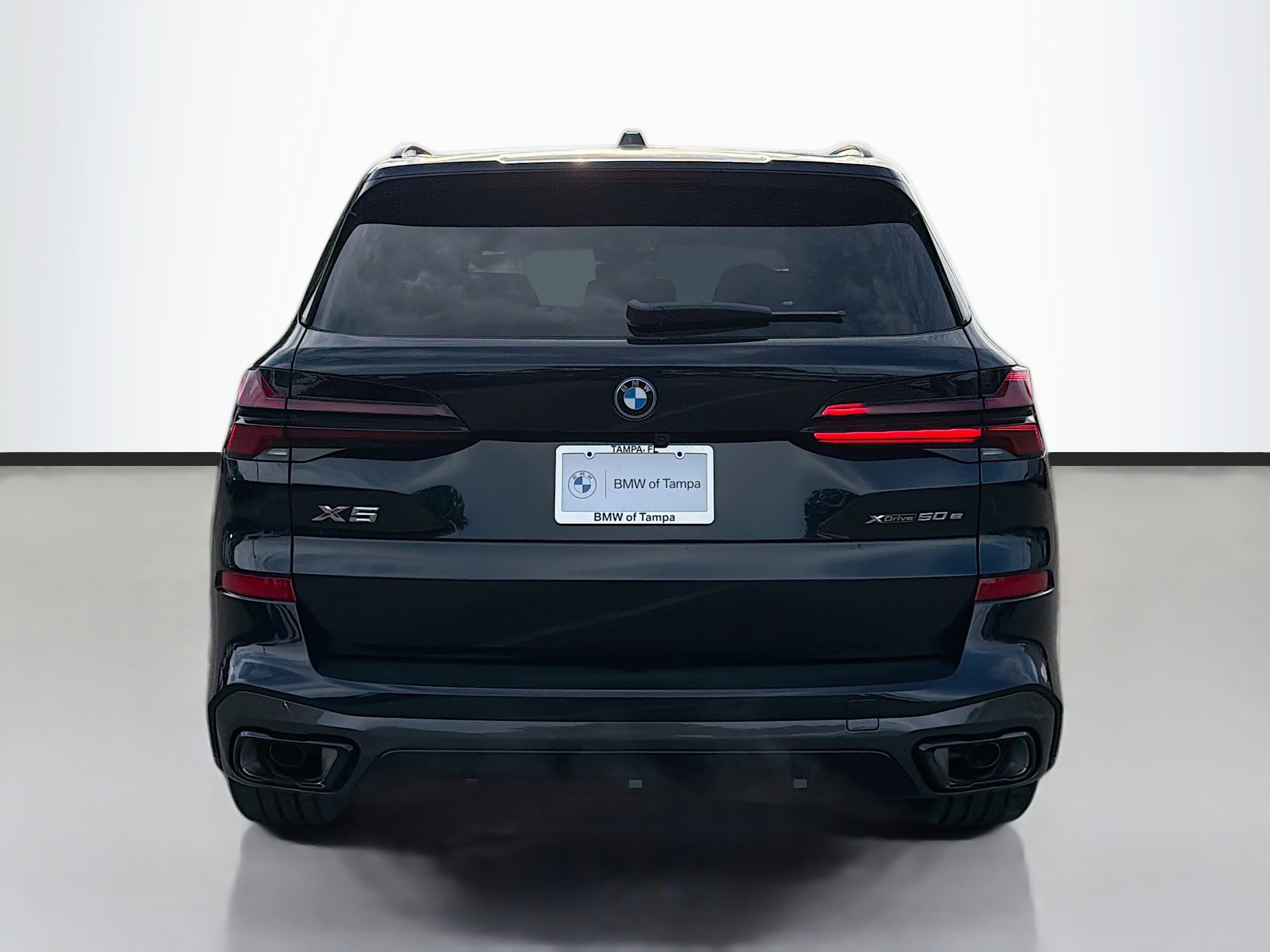 New 2026 BMW X5 xDrive50e w/ Executive Package image 4