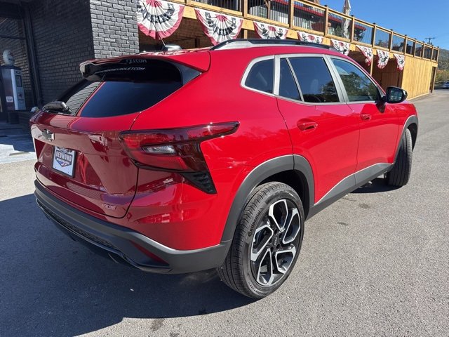 New 2026 Chevrolet Trax RS w/ Sunroof Package image 8