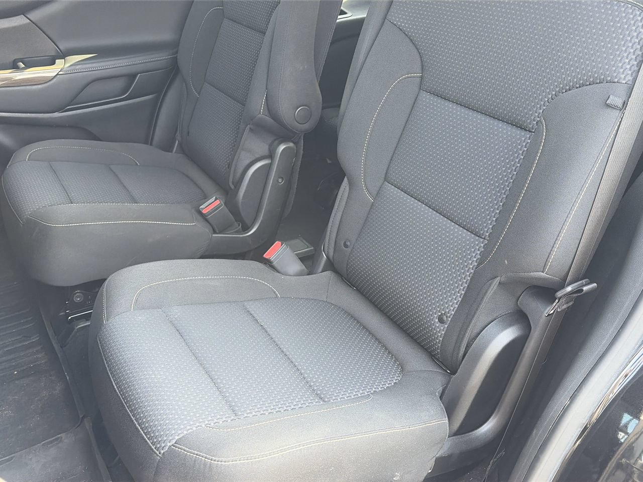 Used 2023 GMC Acadia SLE w/ Driver Convenience Package FWD image 19