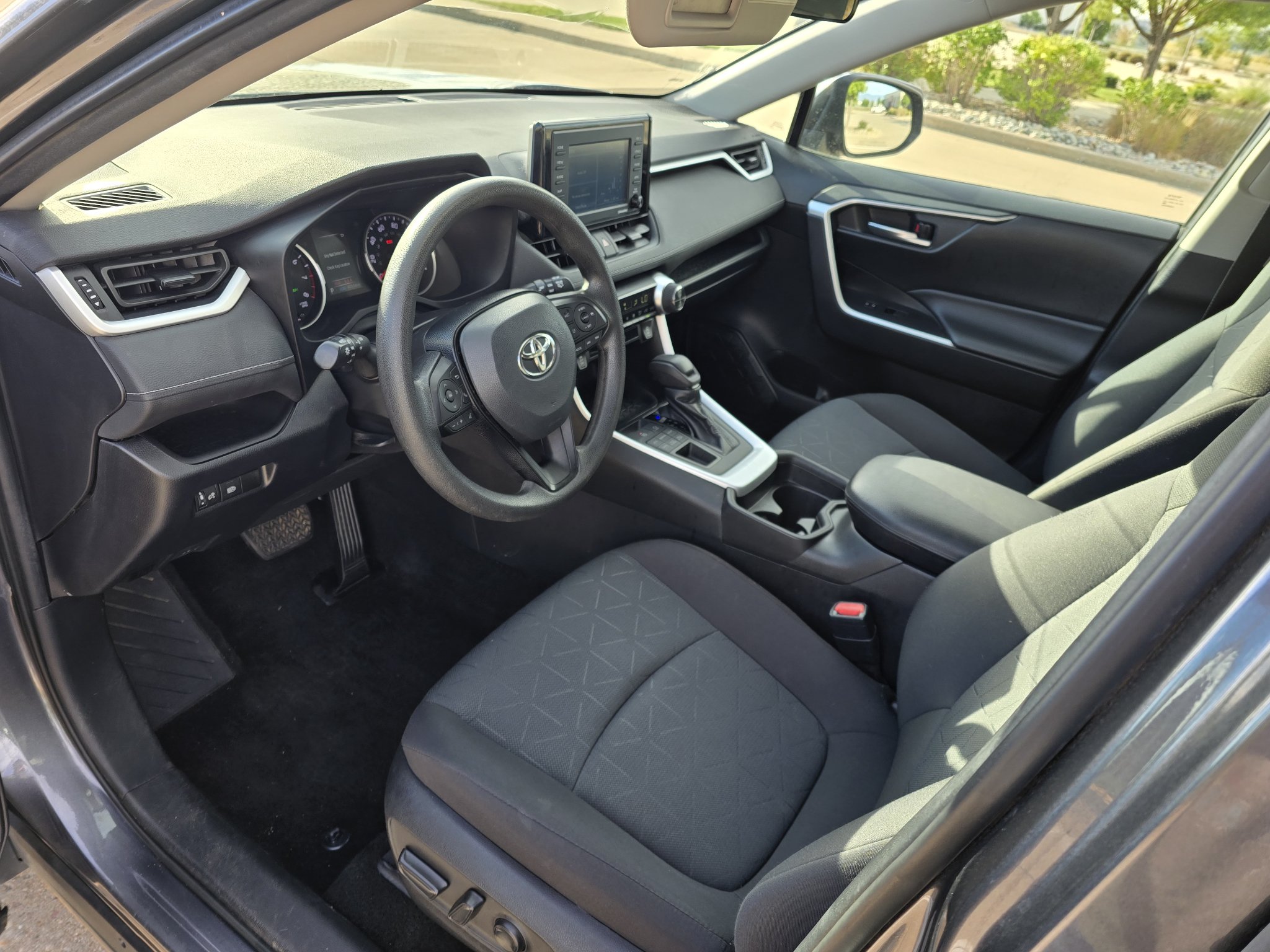Used 2021 Toyota RAV4 XLE AWD/4WD image 23