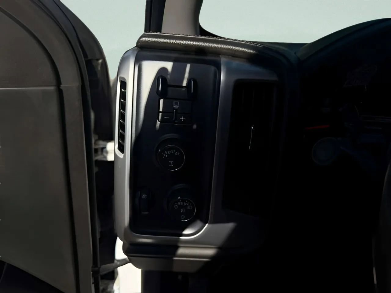 Used 2018 GMC Sierra 1500 SLE w/ SLE Value Package image 45