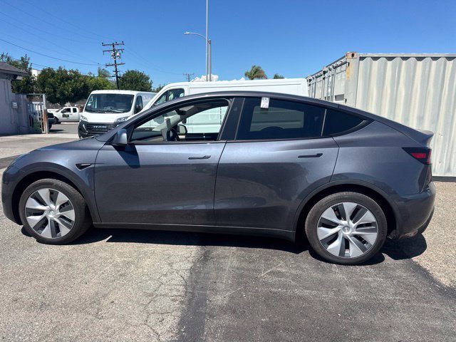 Used 2023 Tesla Model Y 2WD image 8