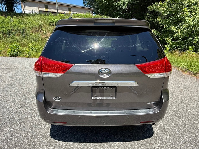 Used 2013 Toyota Sienna Limited w/ Premium Pkg FWD image 7