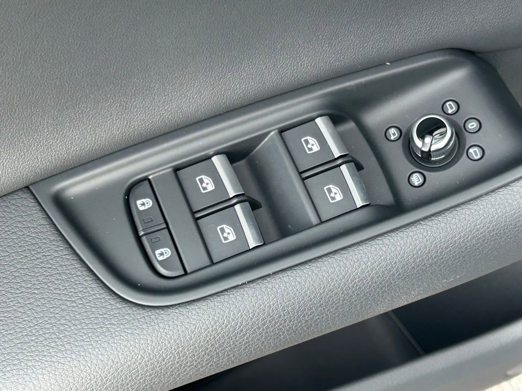 New 2025 Audi Q7 2.0T Premium w/ Convenience Package image 76