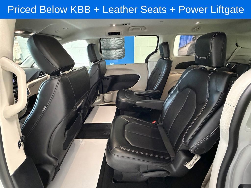 Used 2024 Chrysler Pacifica Touring-L FWD image 16