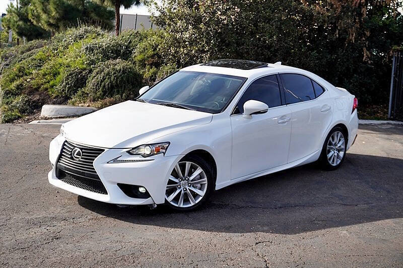 Used 2016 Lexus IS 200t RWD image 3