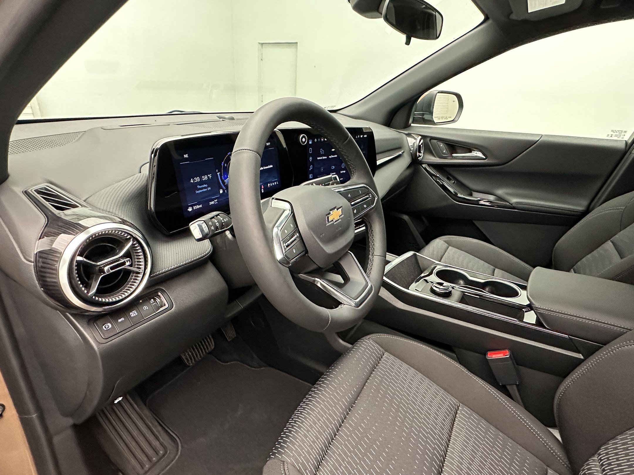 New 2027 Chevrolet Equinox LT AWD/4WD image 4