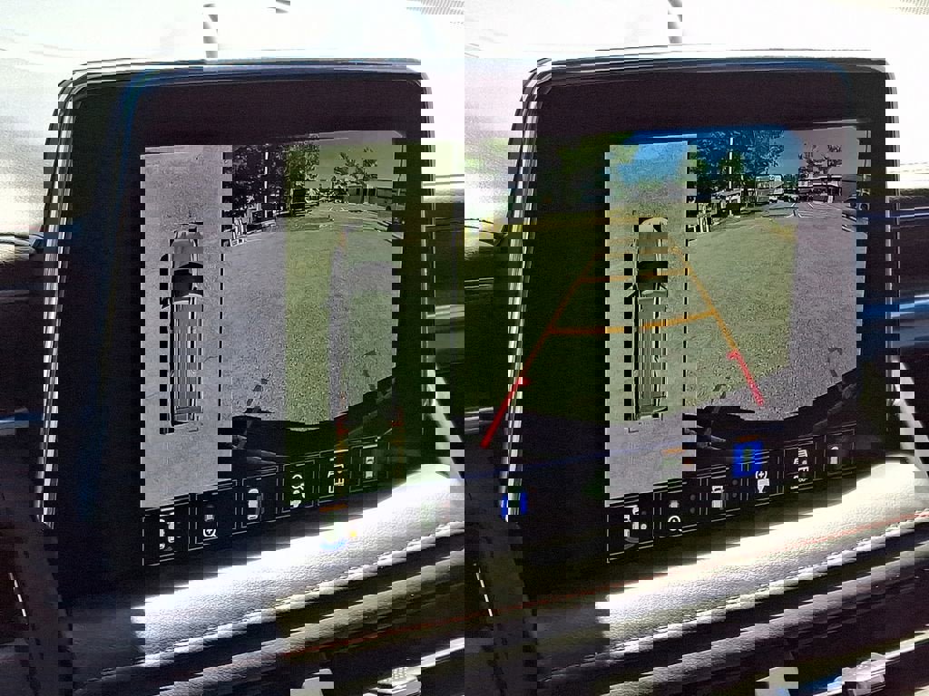 Certified 2022 Chevrolet Suburban RST w/ Luxury Package AWD/4WD image 20