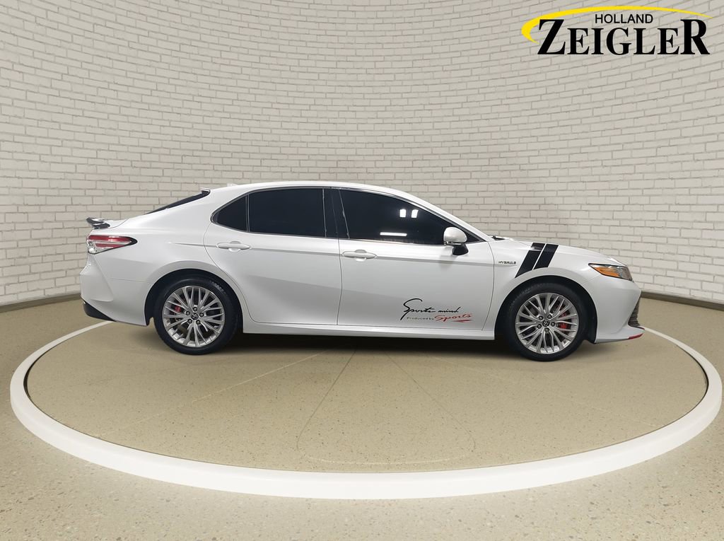 Used 2019 Toyota Camry XLE image 4