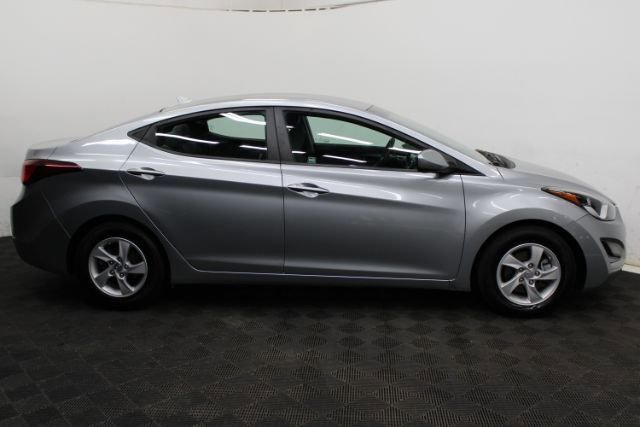 Used 2015 Hyundai Elantra SE FWD image 4