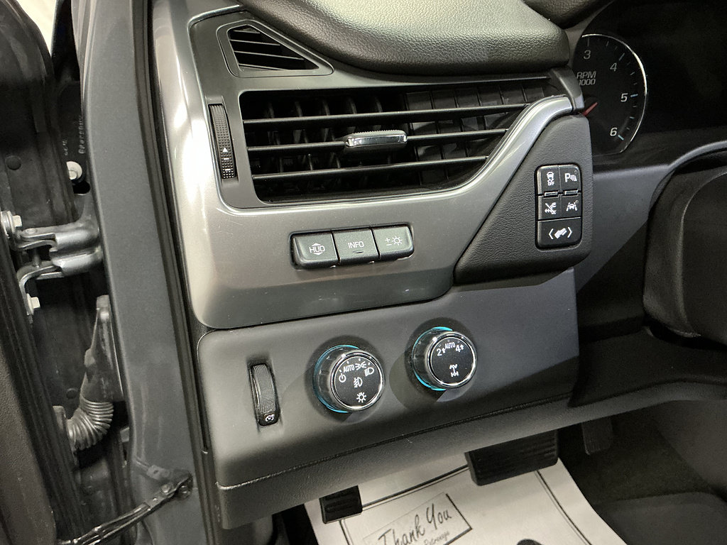 Used 2018 Chevrolet Suburban Premier AWD/4WD image 11