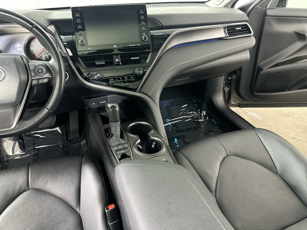 Used 2022 Toyota Camry XSE w/ Navigation Package FWD image 17
