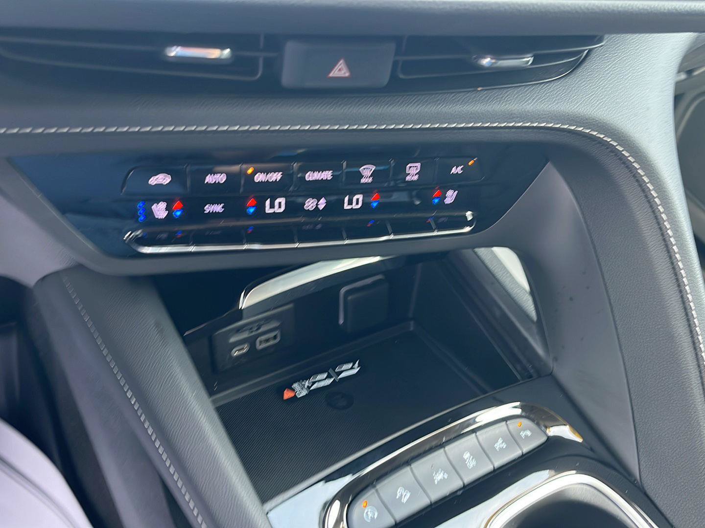 Used 2023 Buick Envision Avenir AWD/4WD image 15