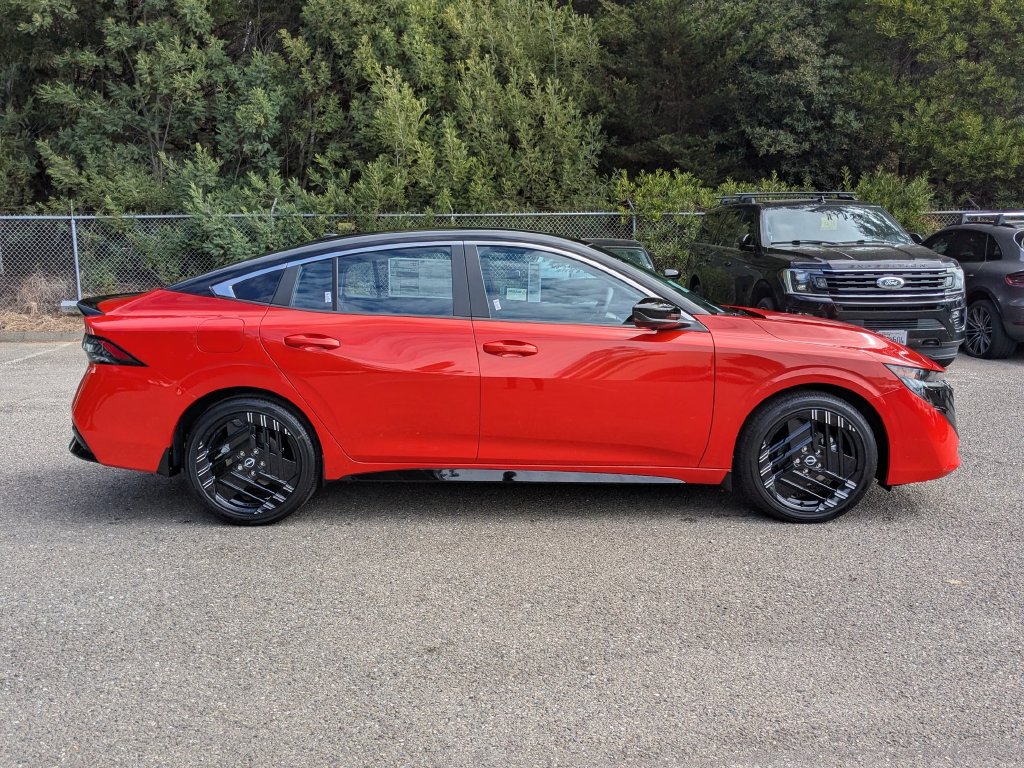 New 2027 Nissan Sentra SR w/ SR Premium Package FWD image 4