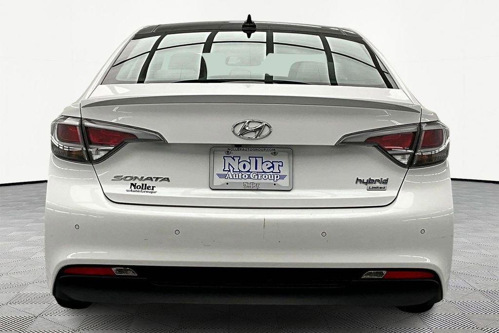 Used 2017 Hyundai Sonata Limited w/ Ultimate Package 02 image 4