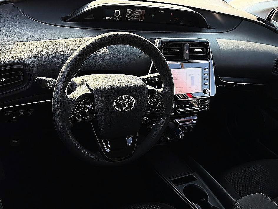 Used 2020 Toyota Prius LE AWD/4WD image 6