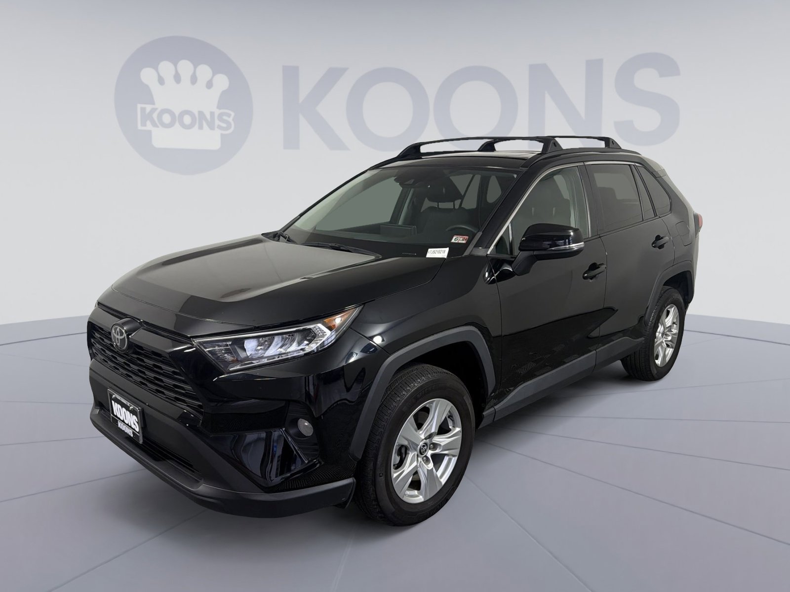 Used 2021 Toyota RAV4 XLE w/ Convenience Package image 1