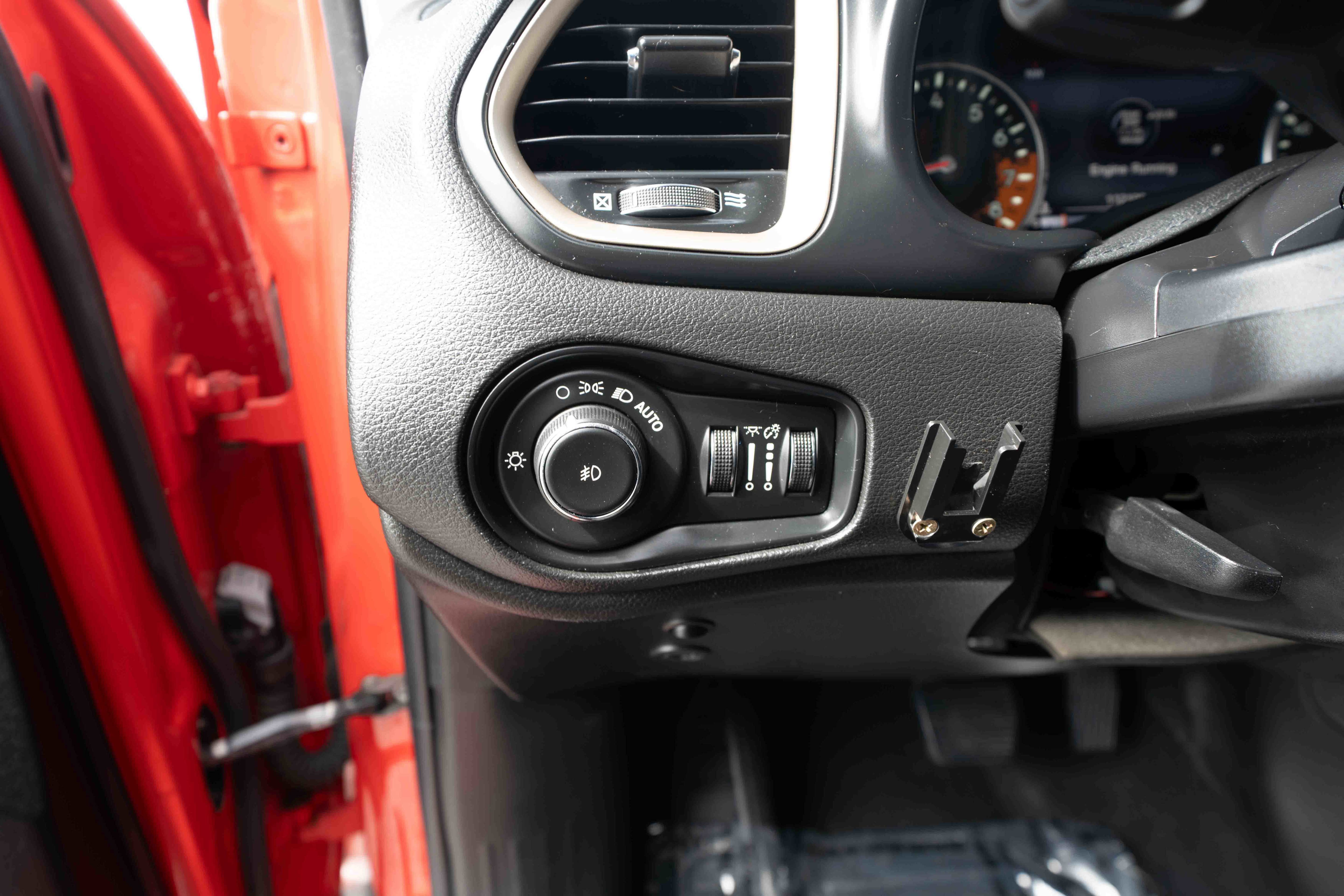 Used 2017 Jeep Renegade Limited image 11