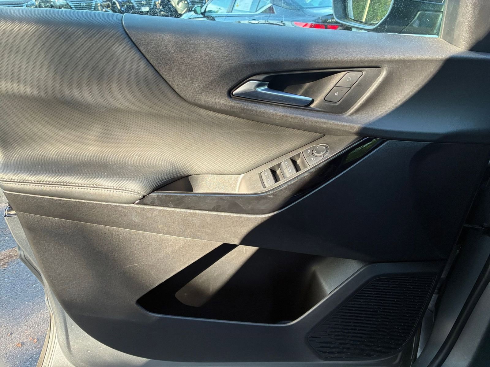 Used 2025 Chevrolet Equinox LT FWD image 18