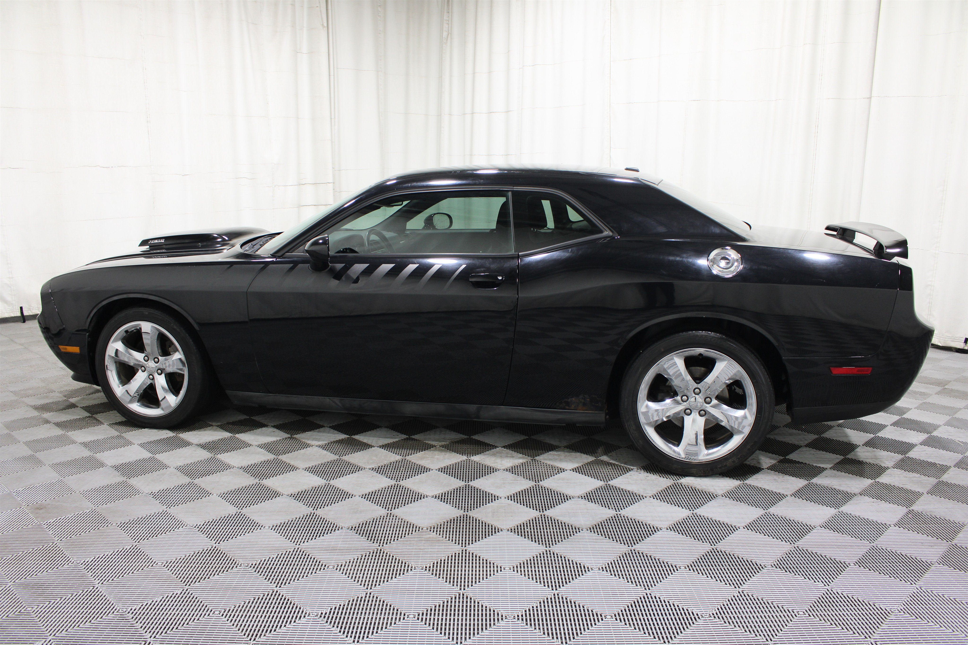 Used 2012 Dodge Challenger R/T RWD image 26